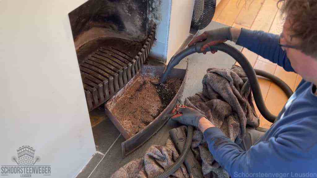 Prijs schoorsteenvegen Leusden schouw reinigen Prijs schoorsteenvegen Leusden schouw reinigen