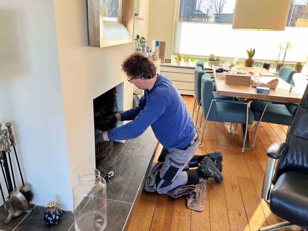 Schouwveger Leusden kleed schoorsteenreiniger Schouwveger Leusden kleed schoorsteenreiniger